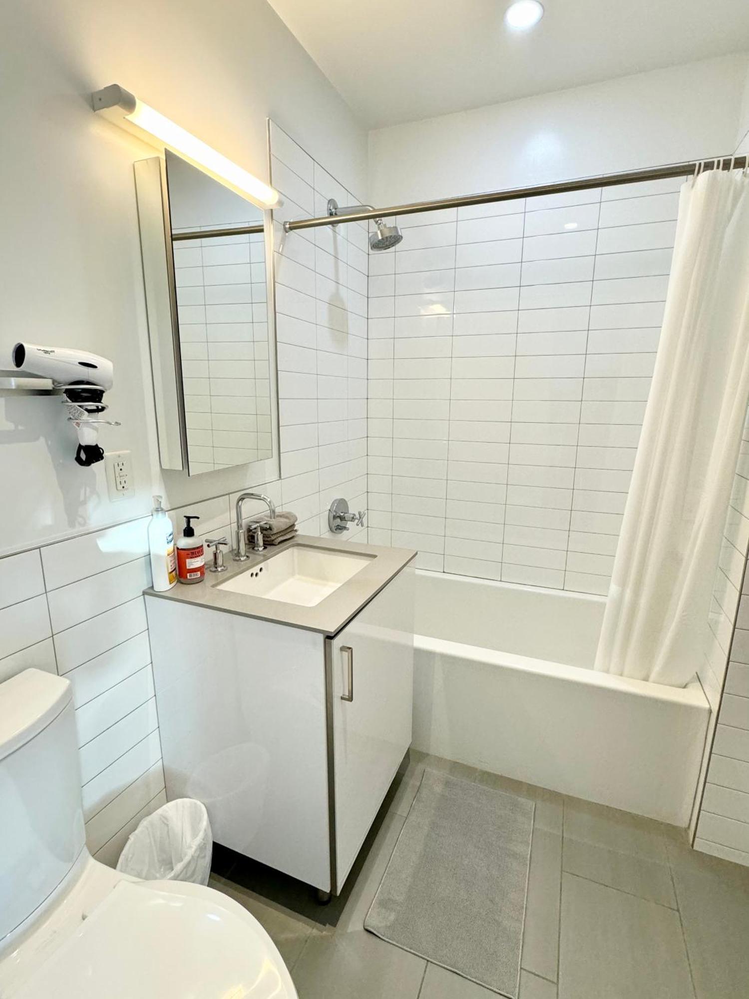 5 Mins To Midtown Luxury Penthouse 2b2b Duplex With Private Terrace *